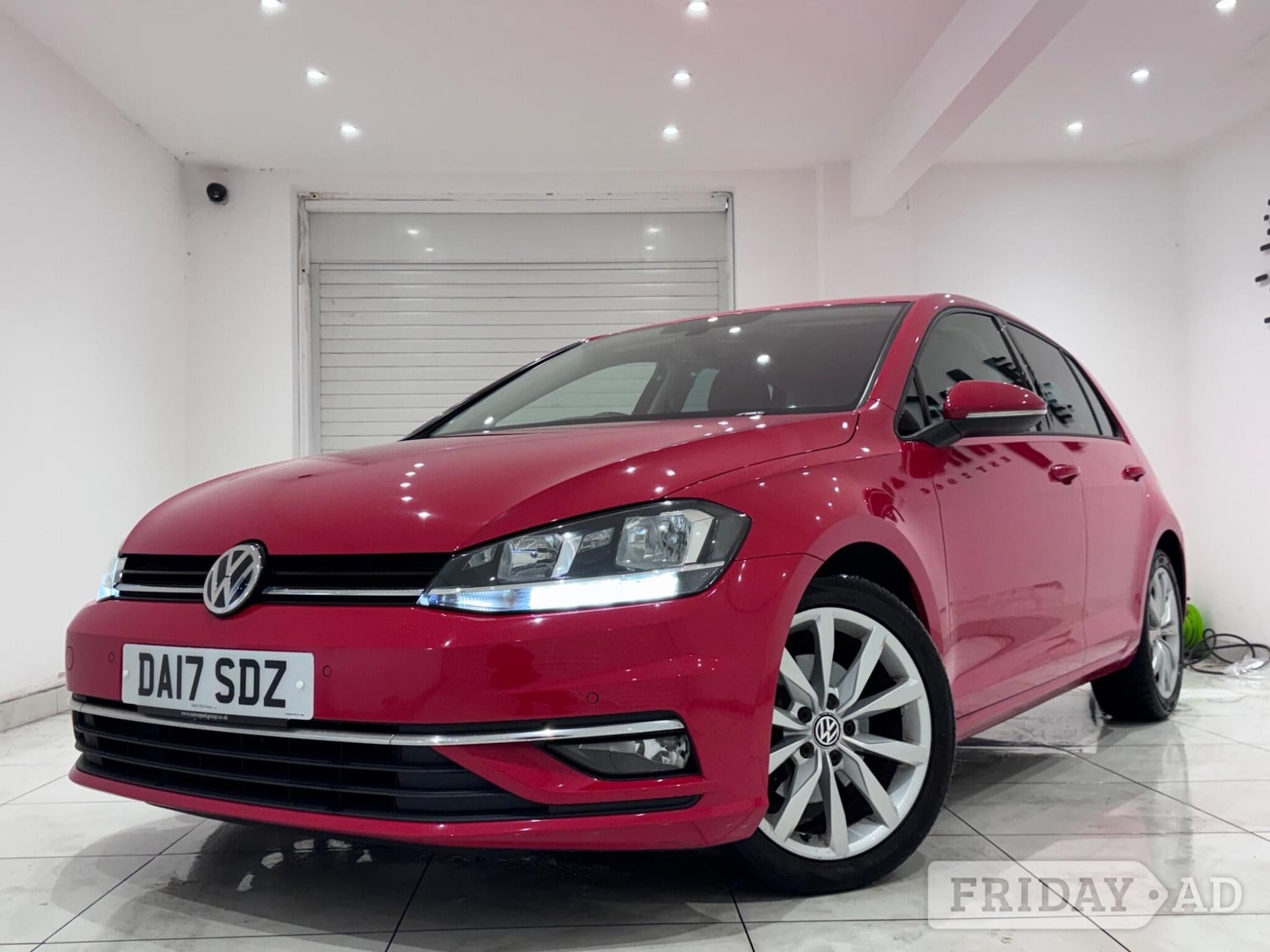 Volkswagen Golf 2017 - Cars in Hounslow