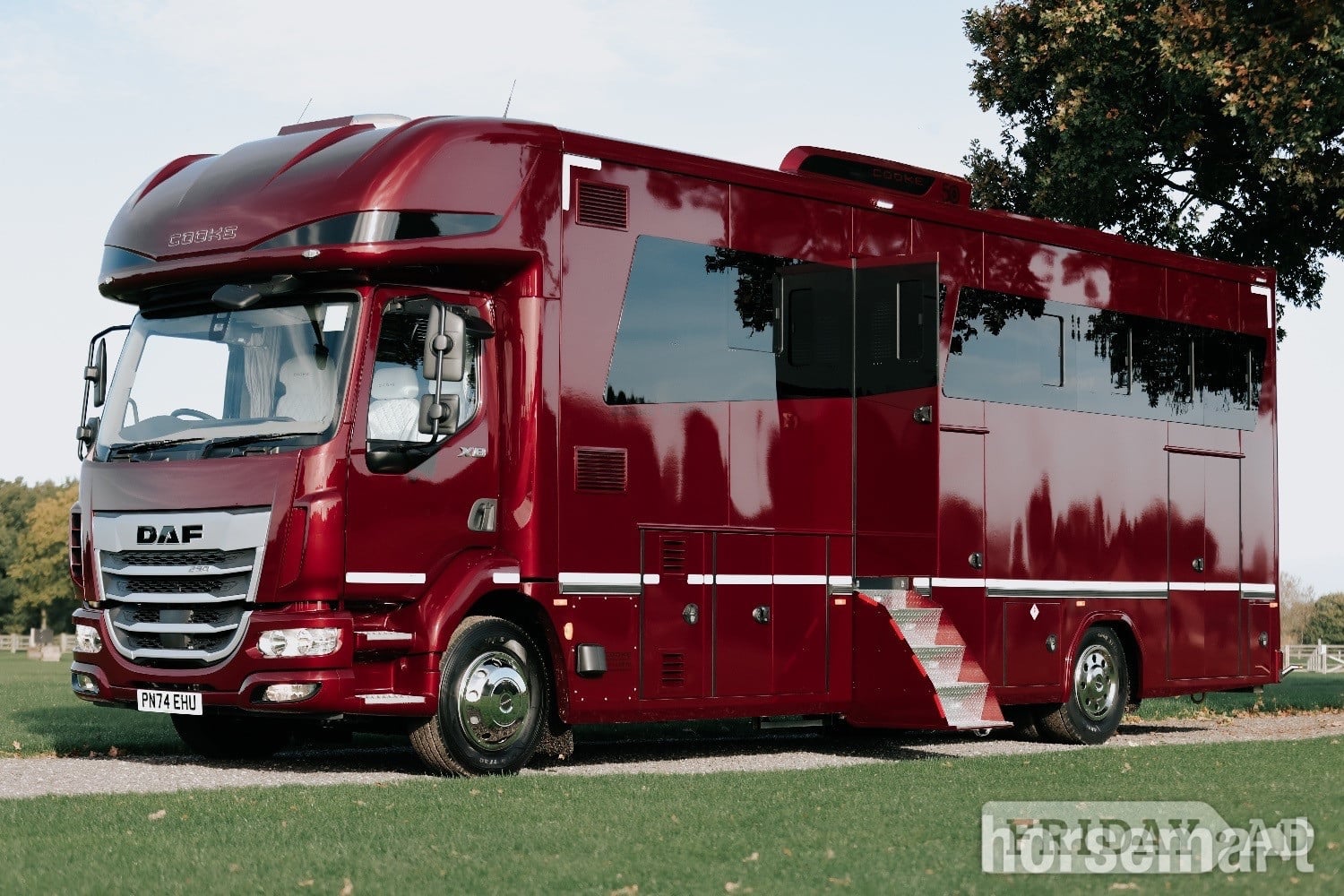 Cooke Platinum 16t DAF LF AUTO Horsebox - Trailers & Horseboxes