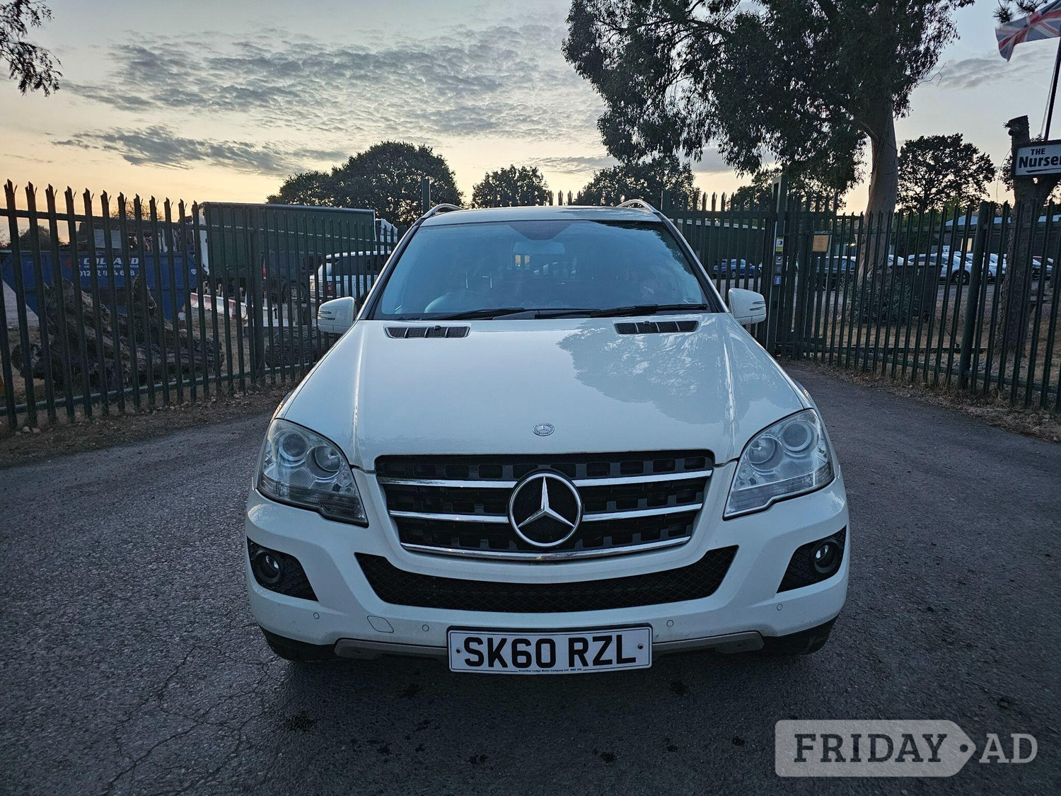 Mercedes-Benz M Class Reading