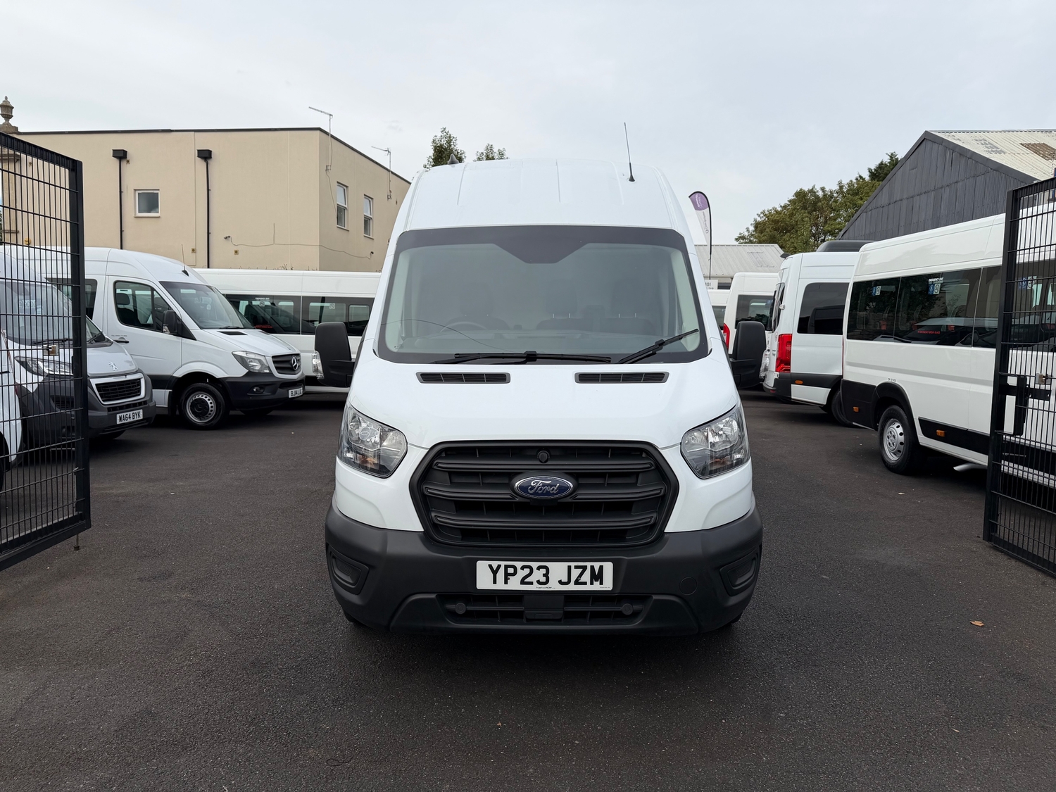 [ berth ]Ford Transit