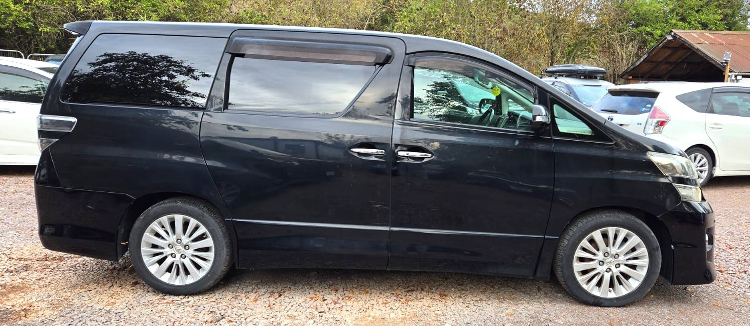 Toyota Vellfire 2012 - Cars in March