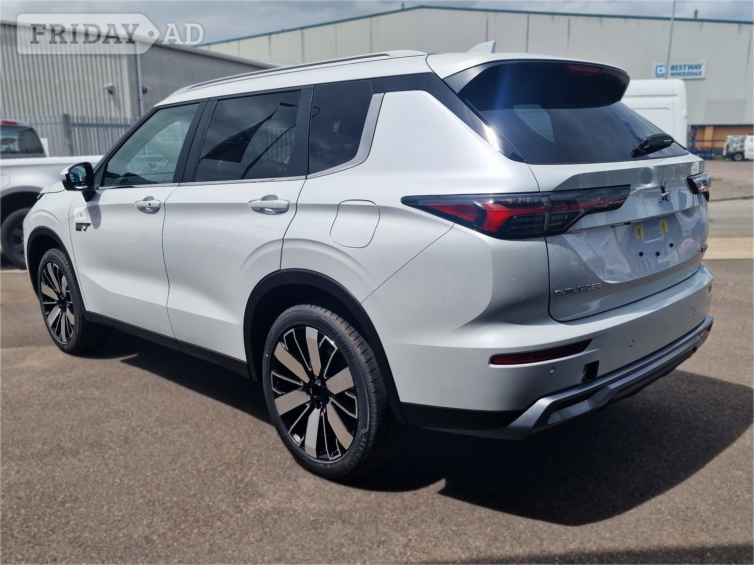 Mitsubishi Outlander 2026 - Cars in Cardiff