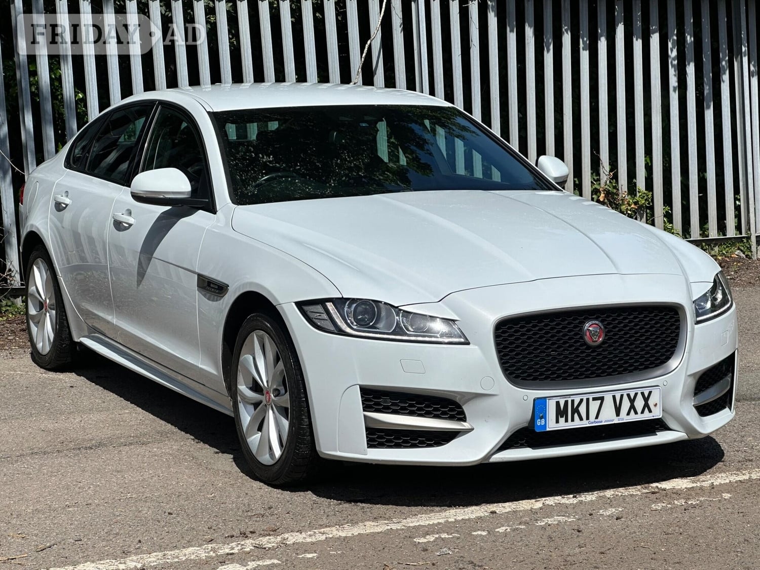 Jaguar XF 2017 in Cardiff