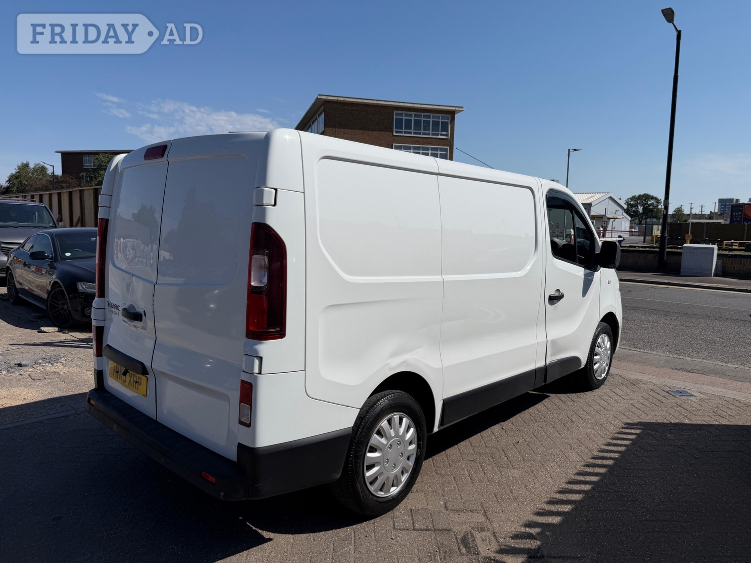 Renault Trafic 2015 - Vans & Commercial Vehicles in Slough