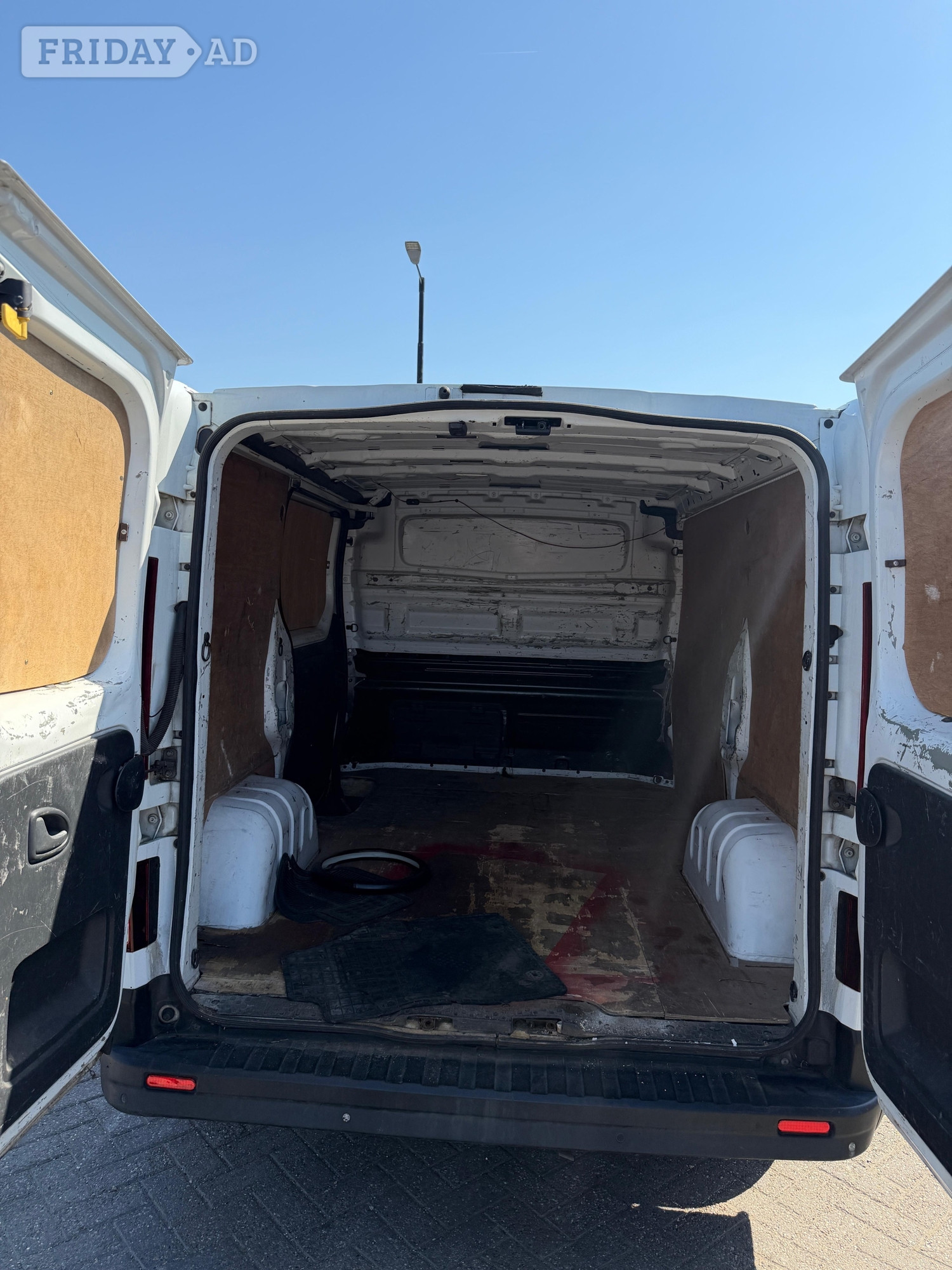 Renault Trafic 2015 - Vans & Commercial Vehicles