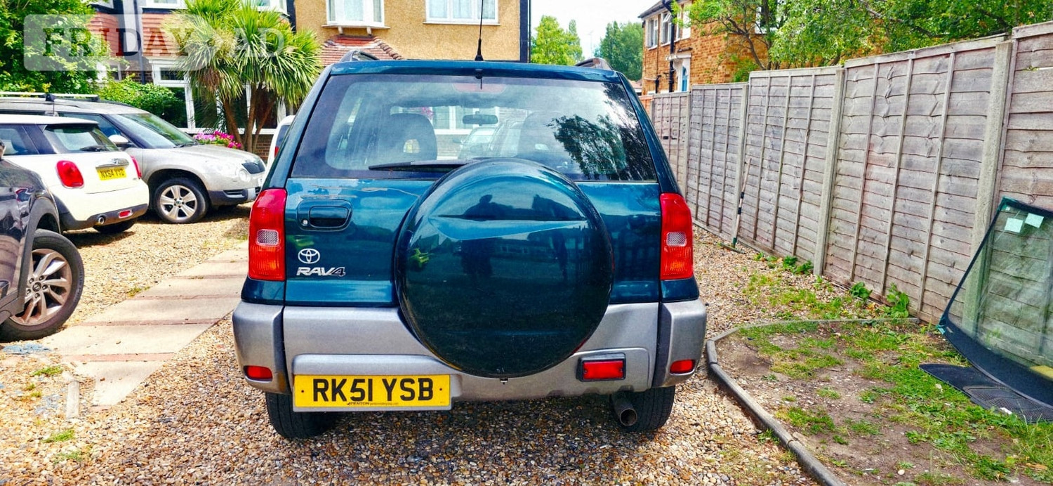 Toyota RAV4 2001 - Cars in Sutton