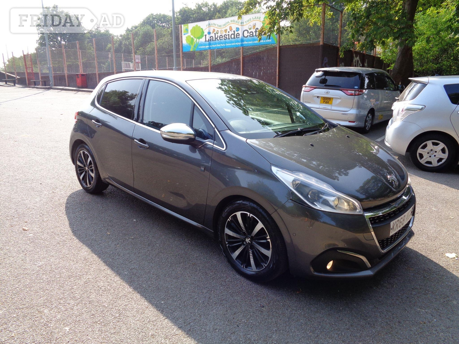 [ berth ]Peugeot 208