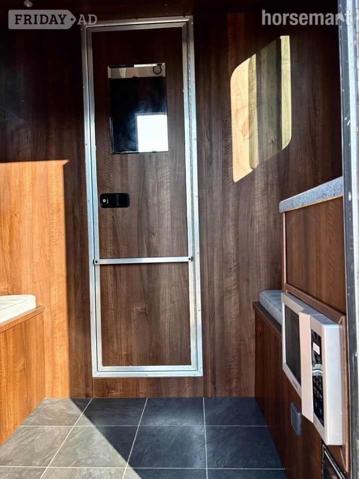 Malborough Hunter Malborough Hunter Renault Horsebox - Trailers & Horseboxes