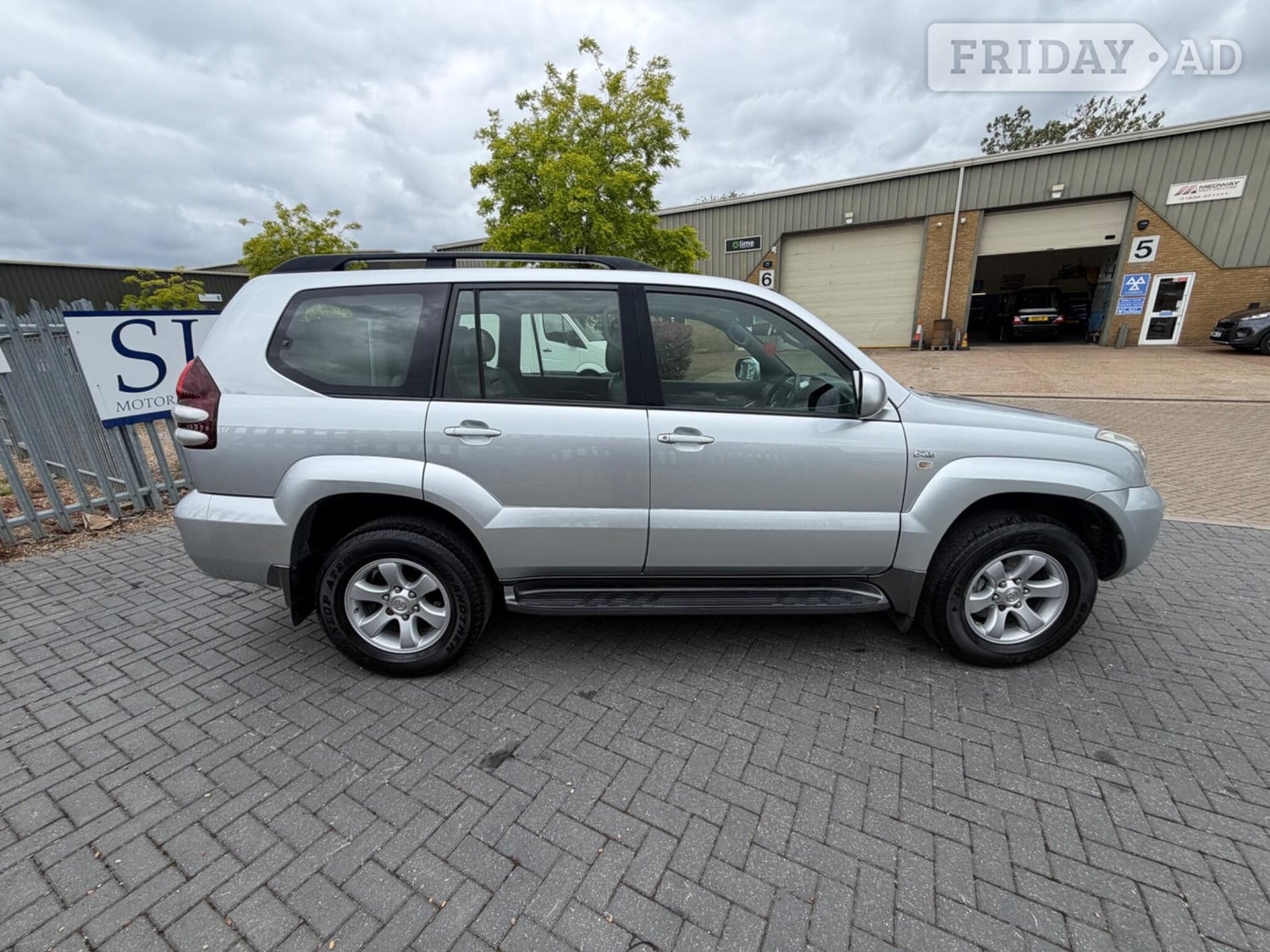 [ berth ]Toyota Land Cruiser