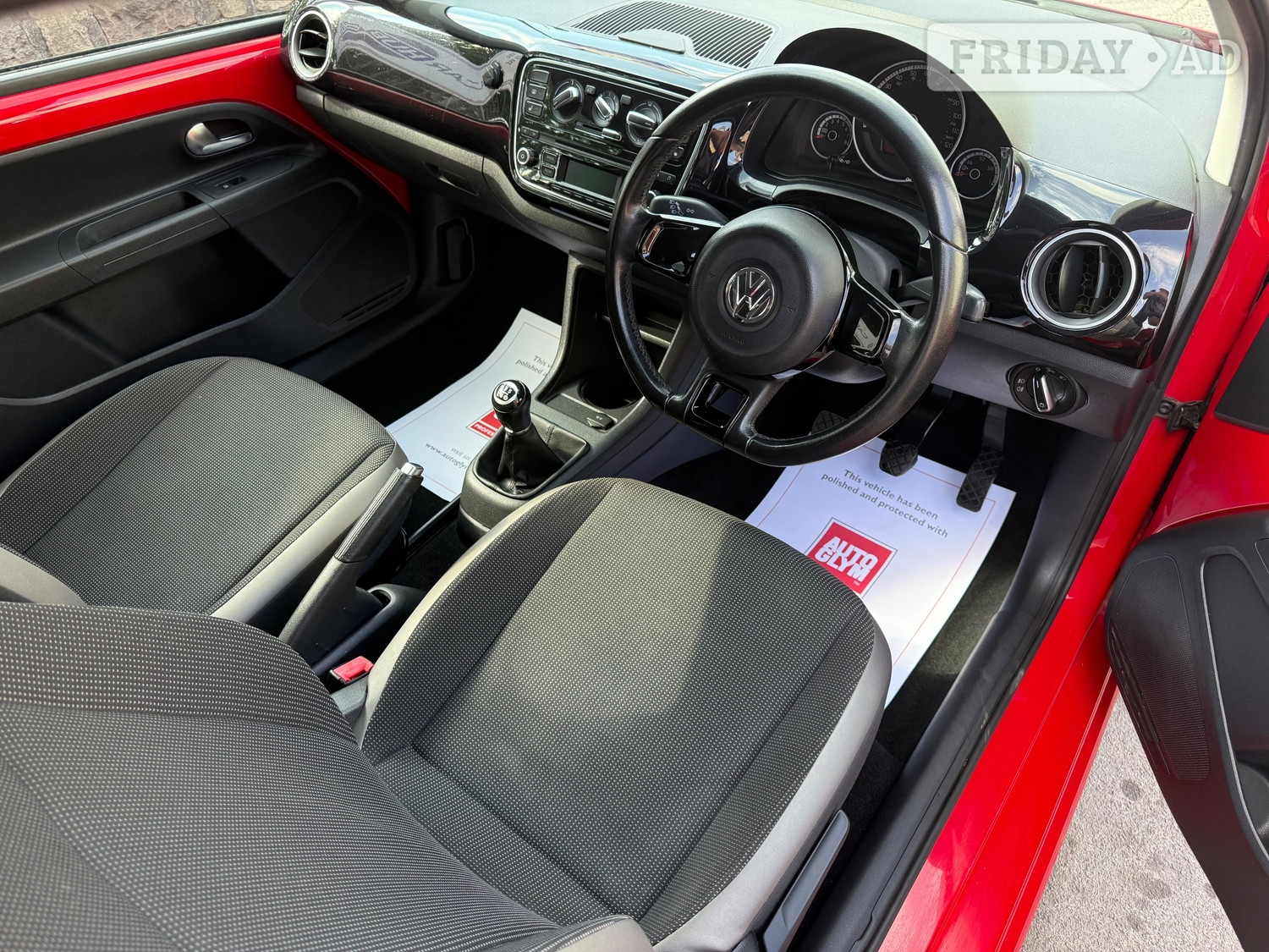 Volkswagen UP! 2013 - Cars