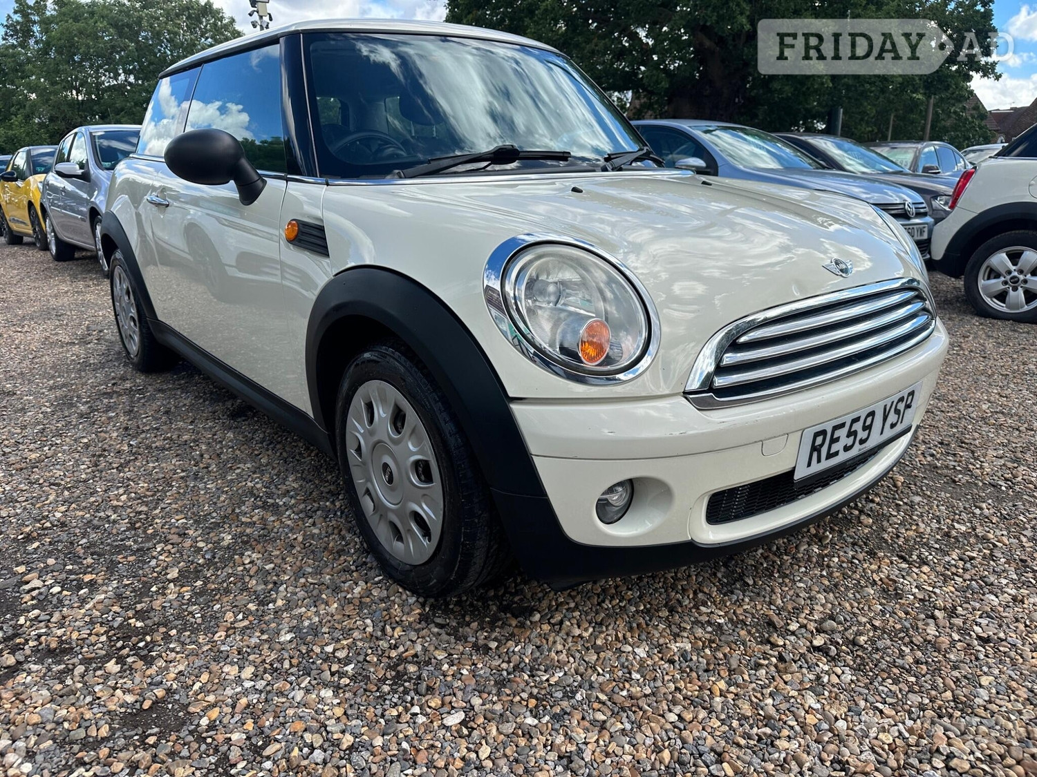 Mini Hatch 2009 in Sunbury-On-Thames