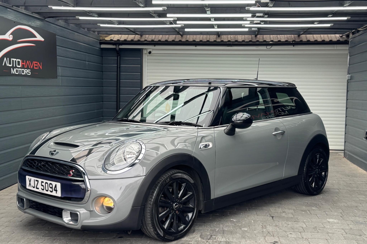 Mini Hatch 2015 - Cars in High Wycombe