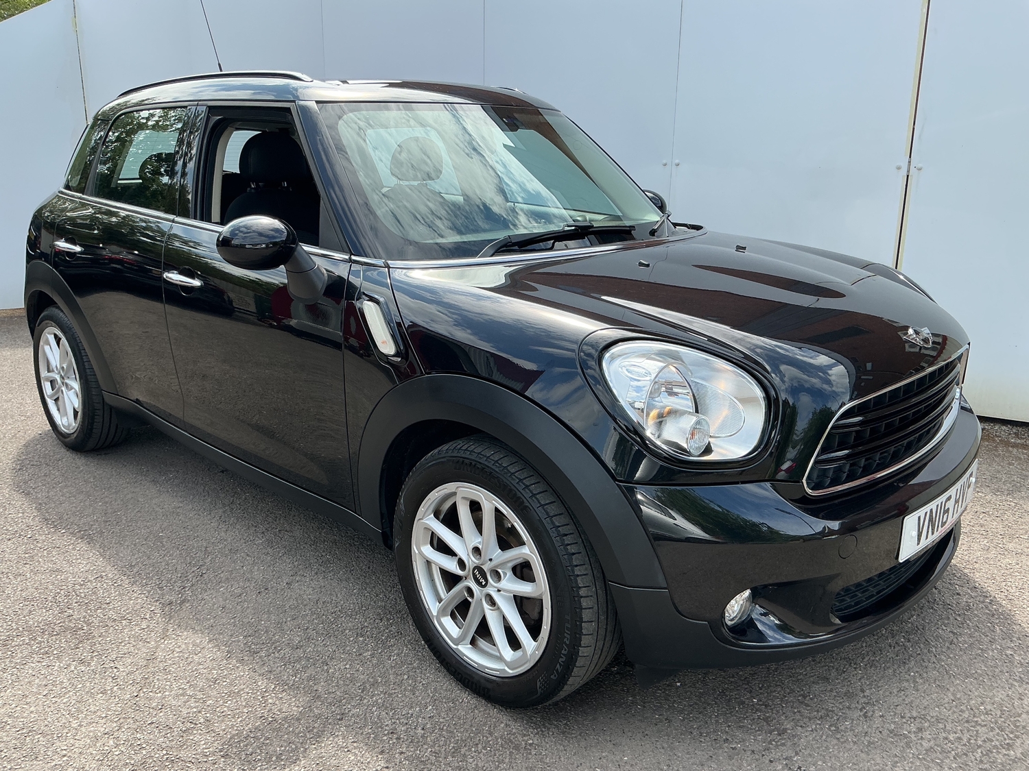 Mini Countryman Porth