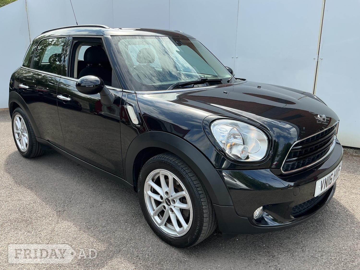 Mini Countryman Porth