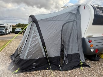 Dometic Leggera Air 220 S Air Awning,  Dometic Pump, carpet skirt