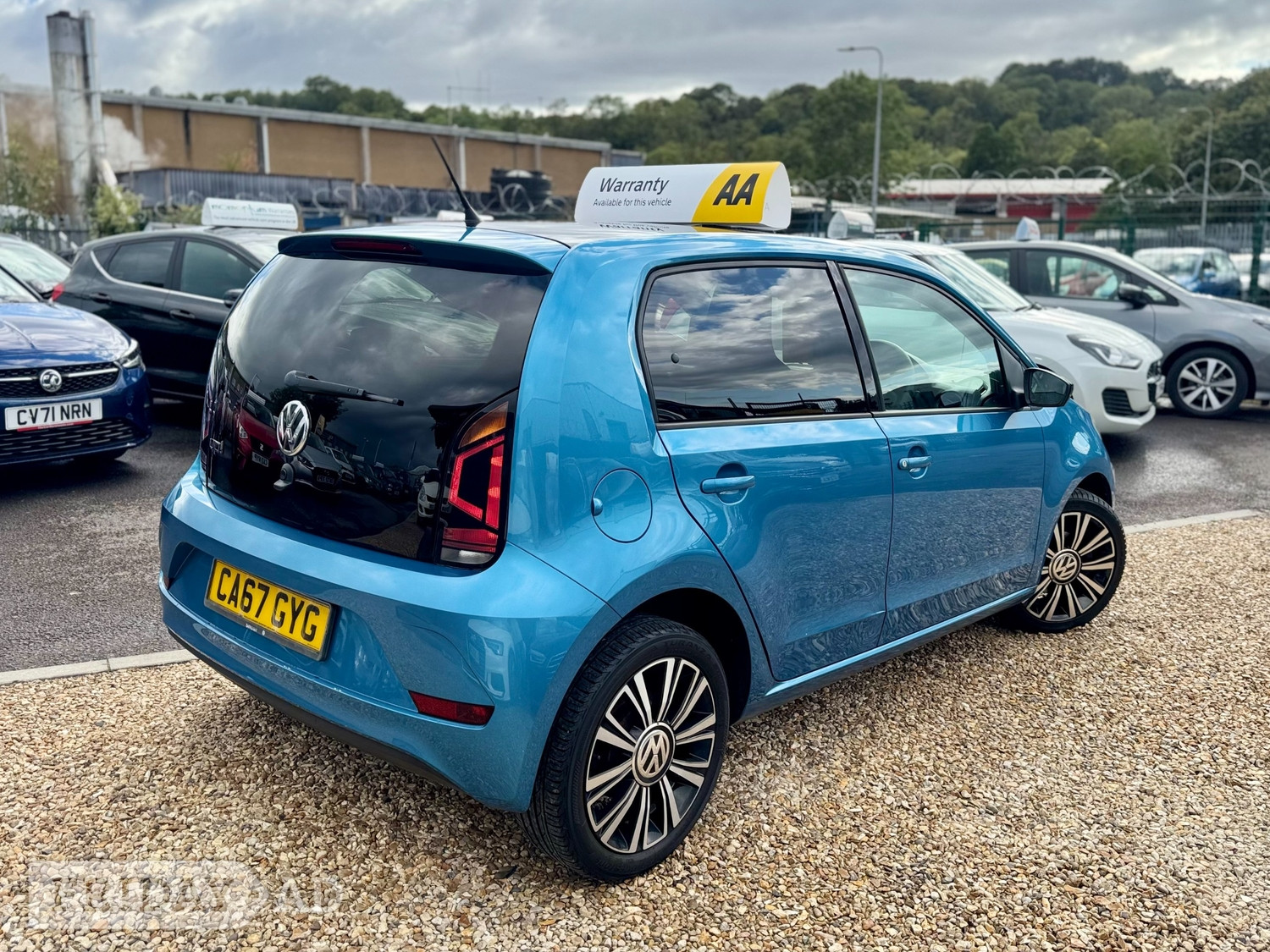 Volkswagen UP! 2017 - Cars