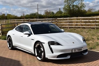 Porsche Taycan 2021