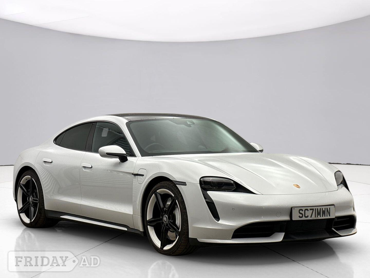 Porsche Taycan 2021 in Ely