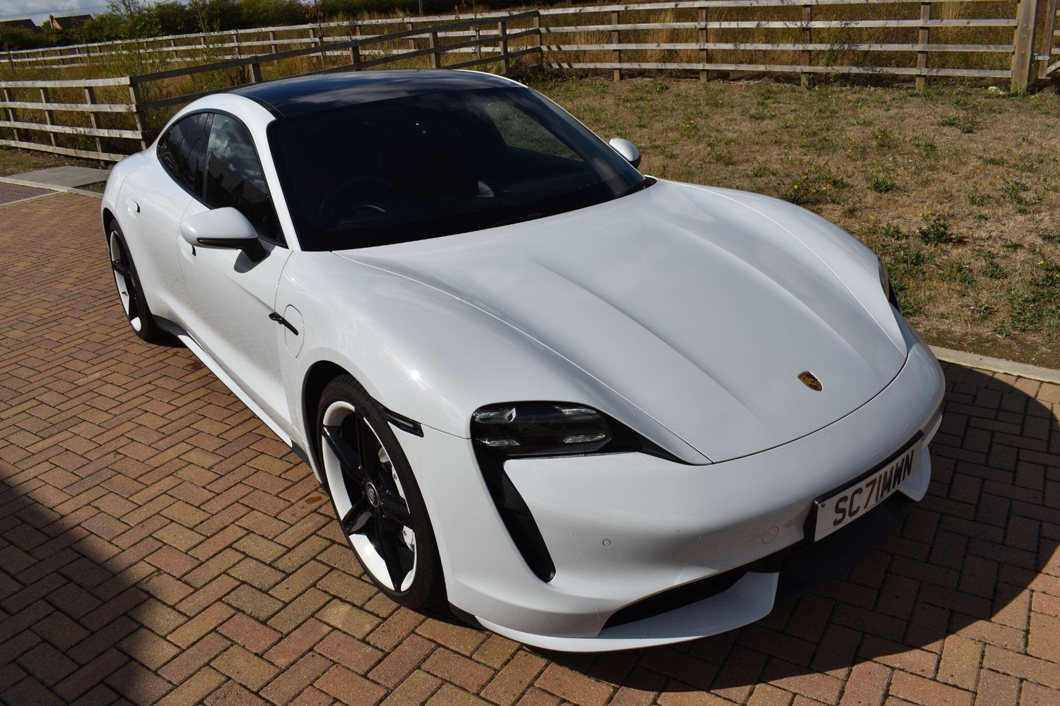[ berth ]Porsche Taycan