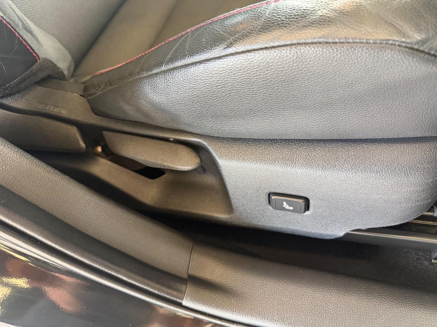 Toyota Corolla 2019 - Cars in Havering