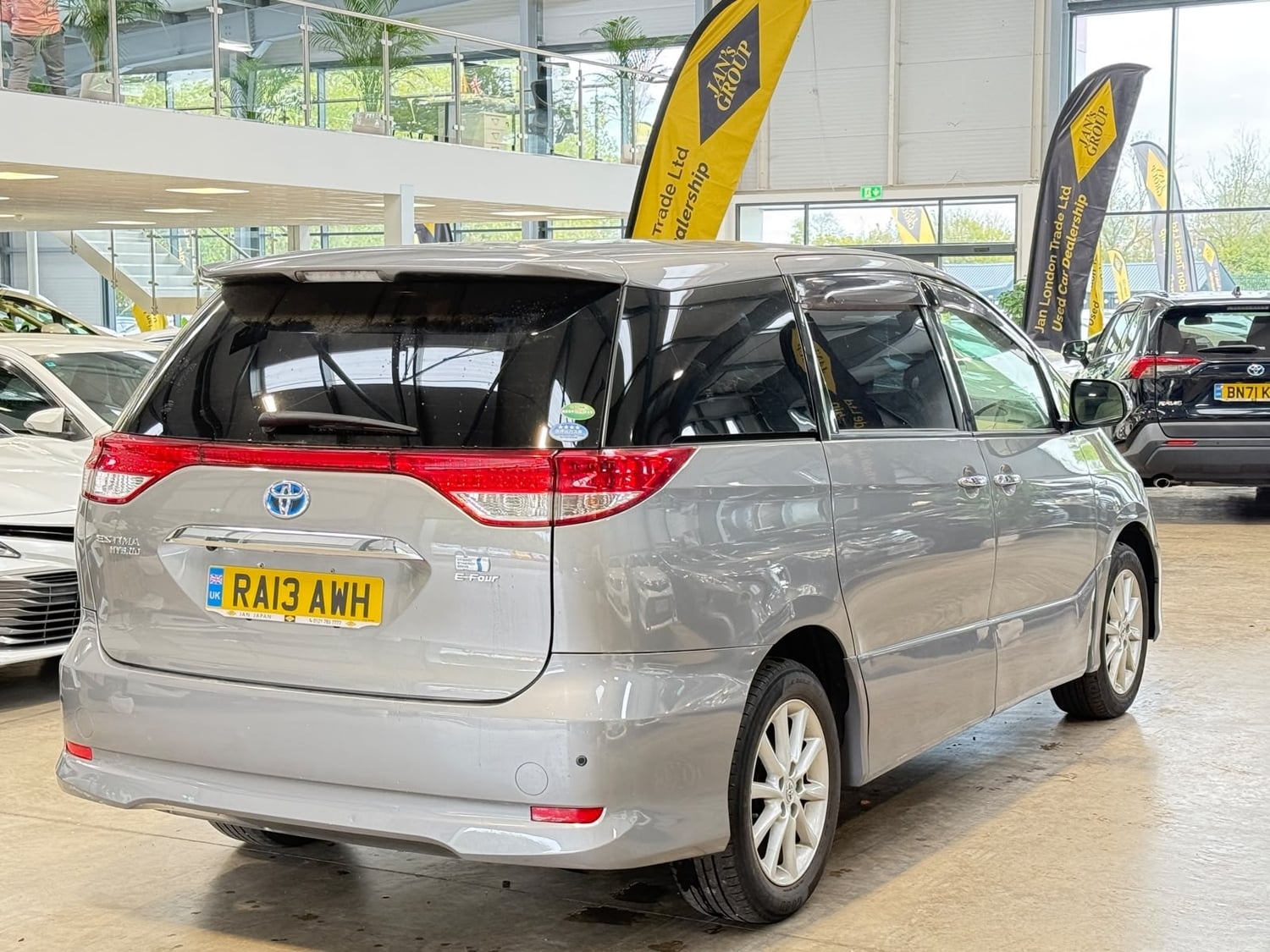 [ berth ]Toyota Estima