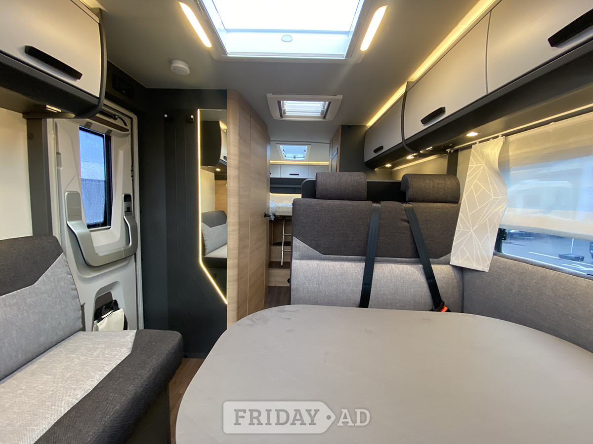 Knaus Live Ti Platinum Selection 700 MEG Newark