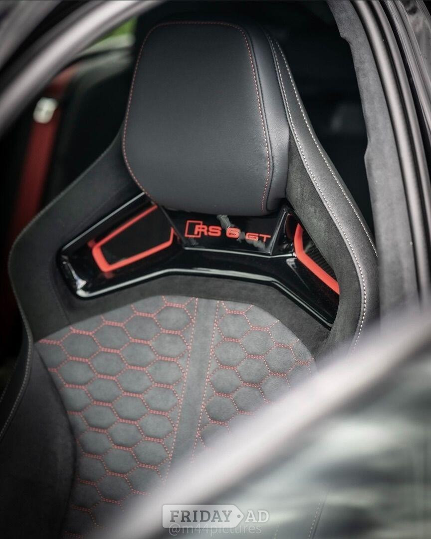 Audi RS6 Avant 2024 - Cars in Leeds