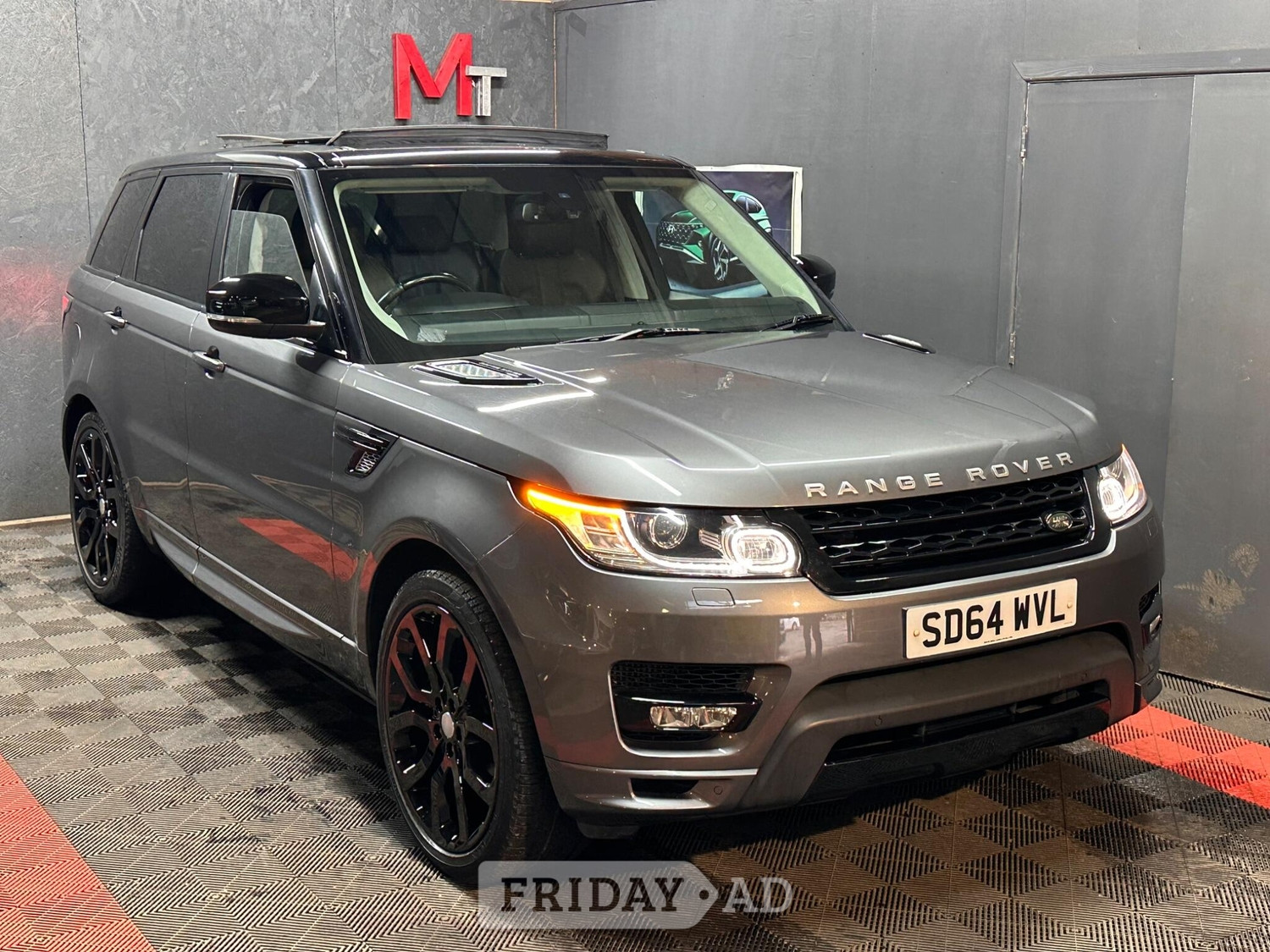 [ berth ]Land Rover Range Rover Sport