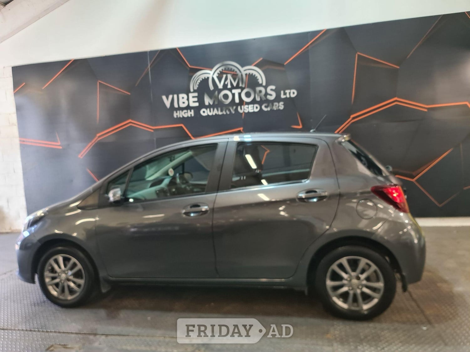 Toyota Yaris 2015 - Cars