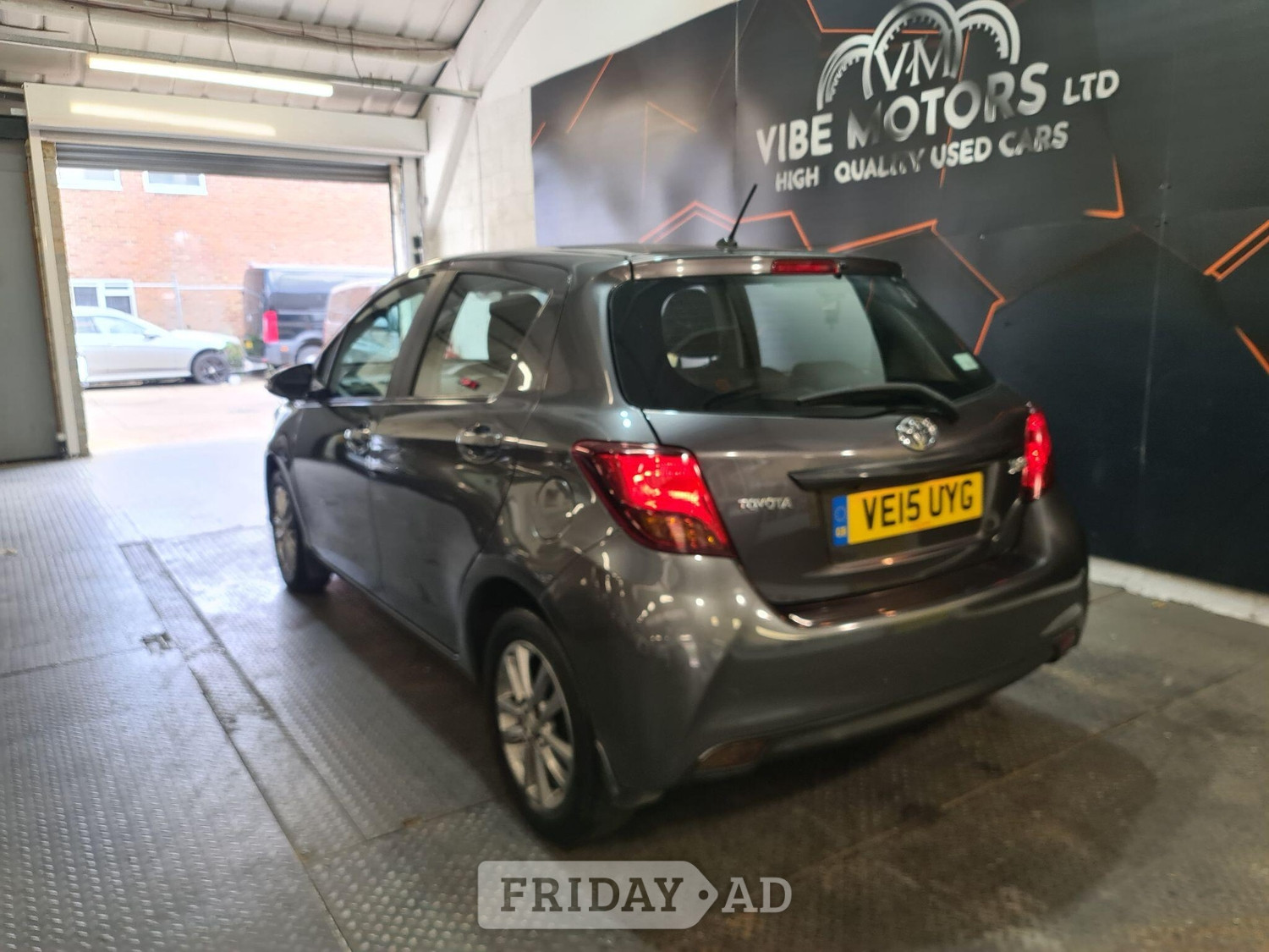 Toyota Yaris 2015 - Cars