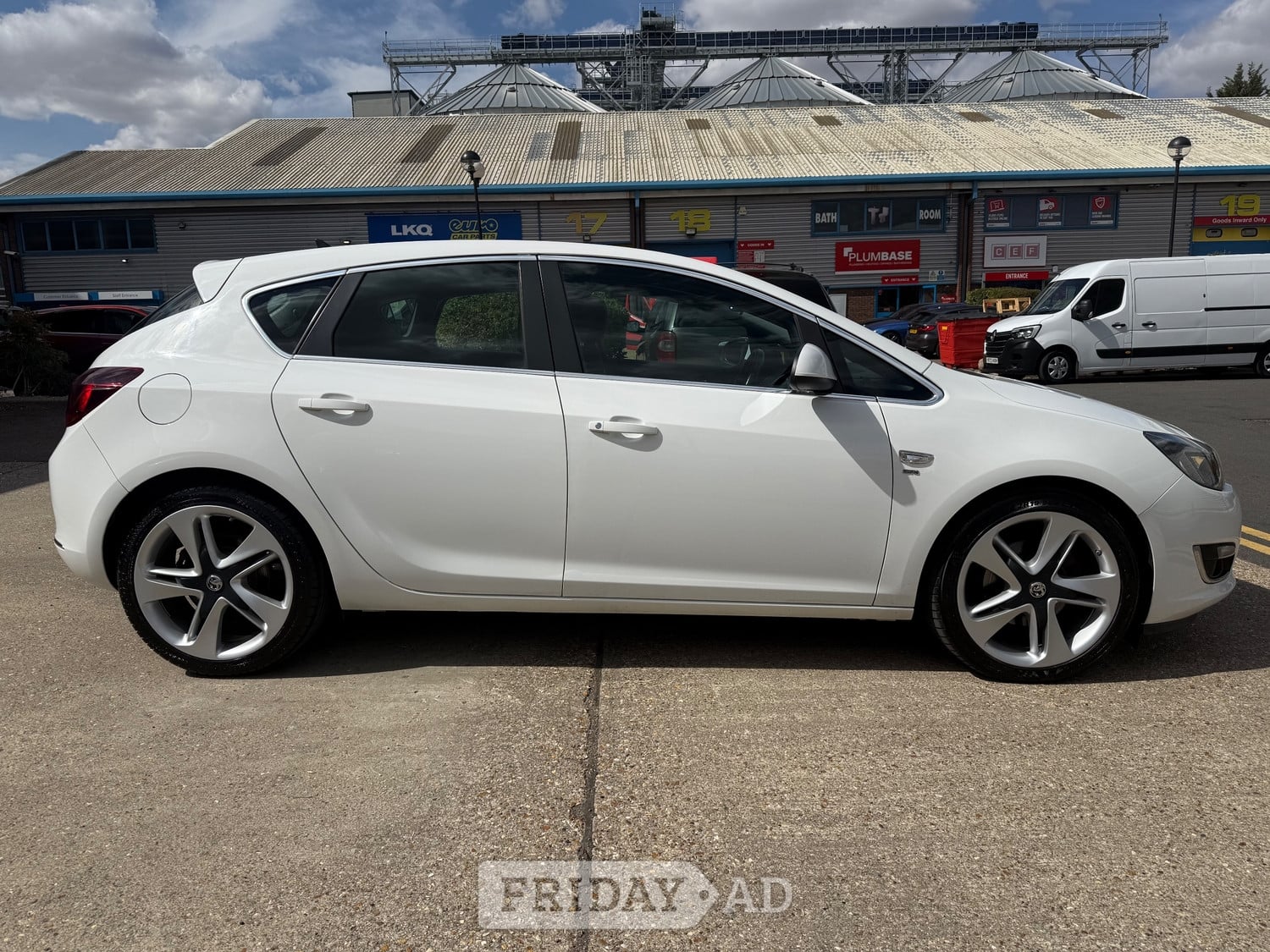 [ berth ]Vauxhall Astra