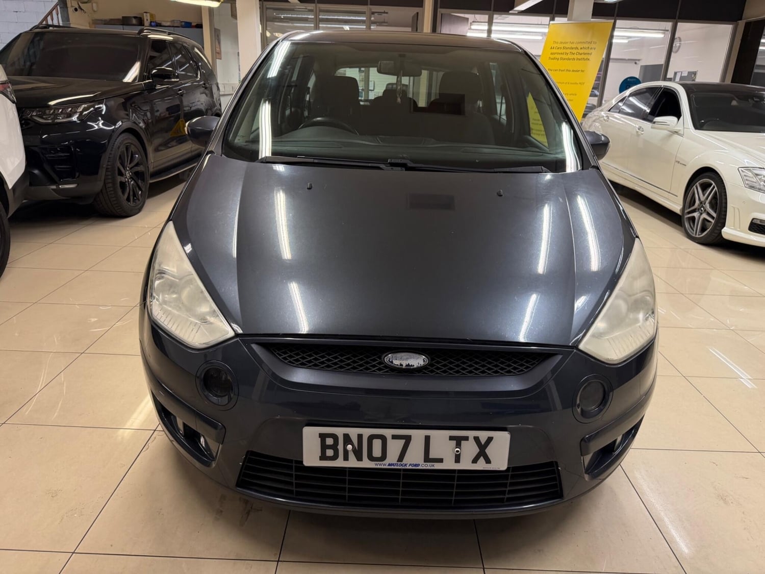 [ berth ]Ford S-Max