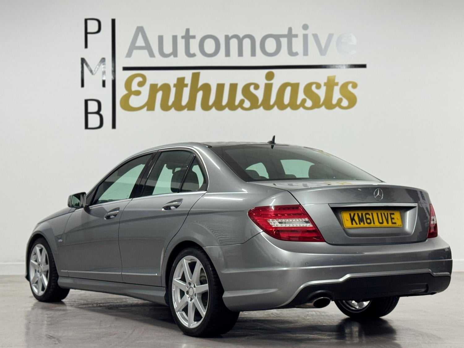 [ berth ]Mercedes-Benz C Class
