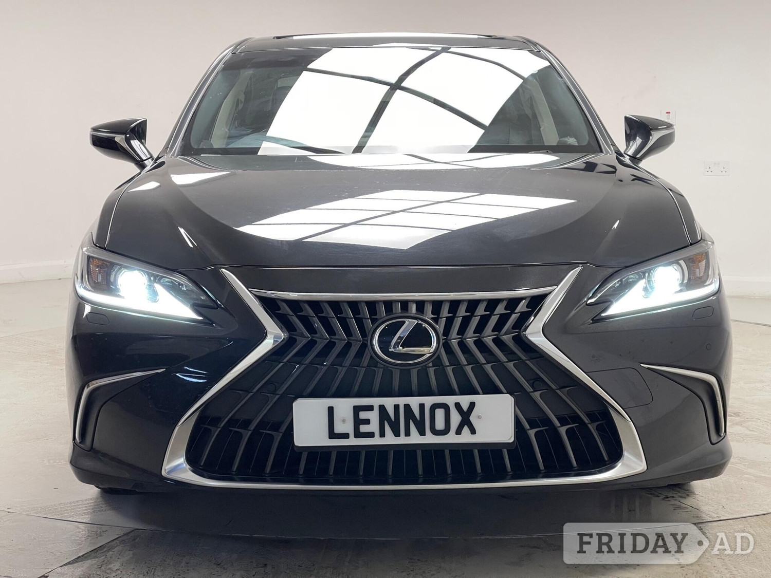 Lexus ES Brent