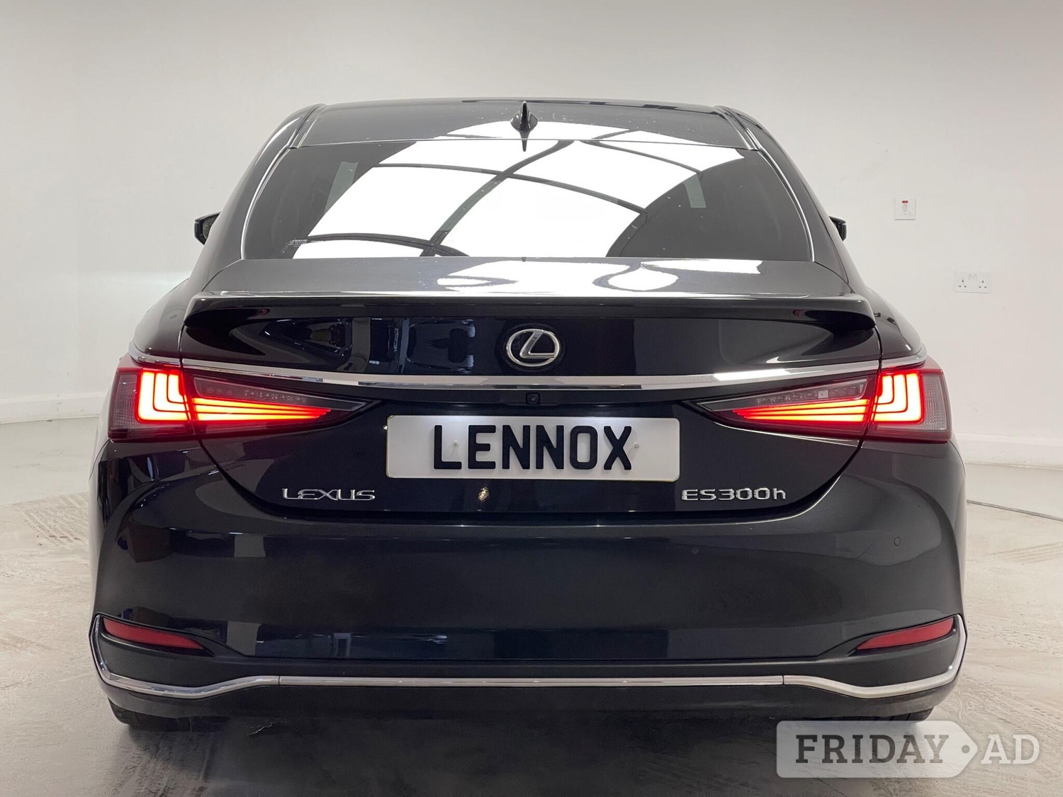 Lexus ES 2023 - Cars