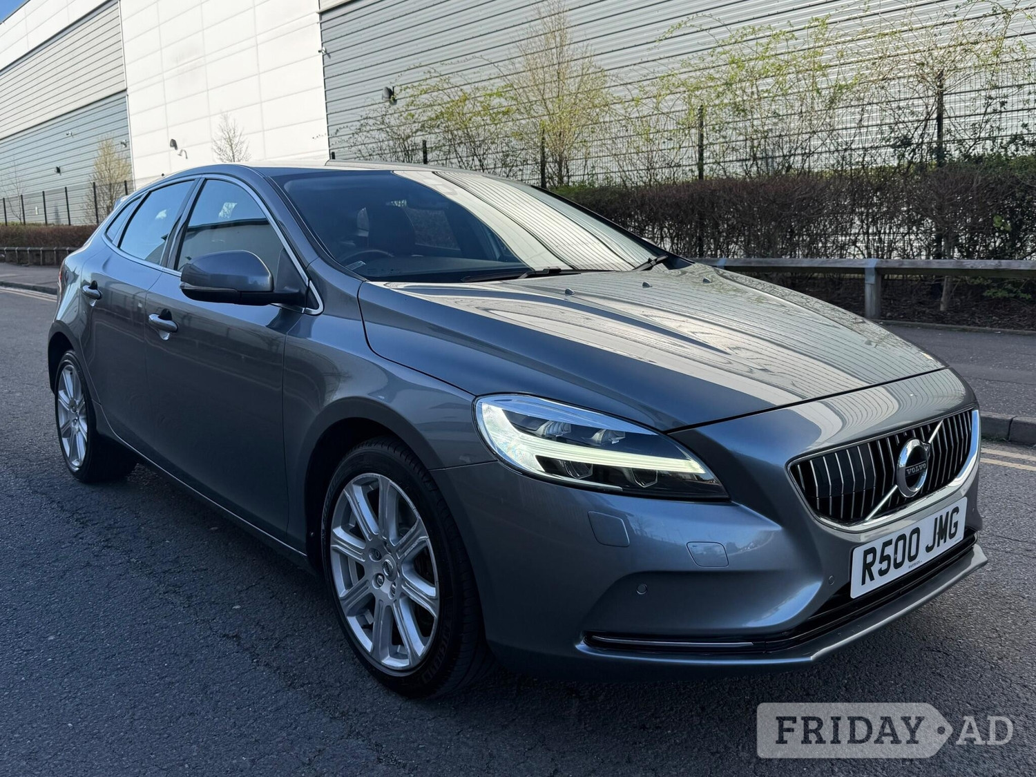 Volvo V40 2019 - Cars in Birmingham