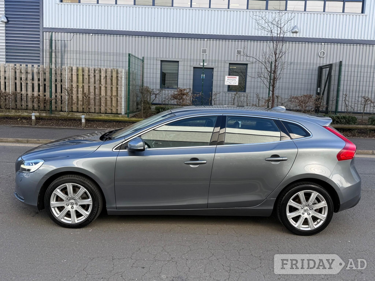 Volvo V40 2019 - Cars