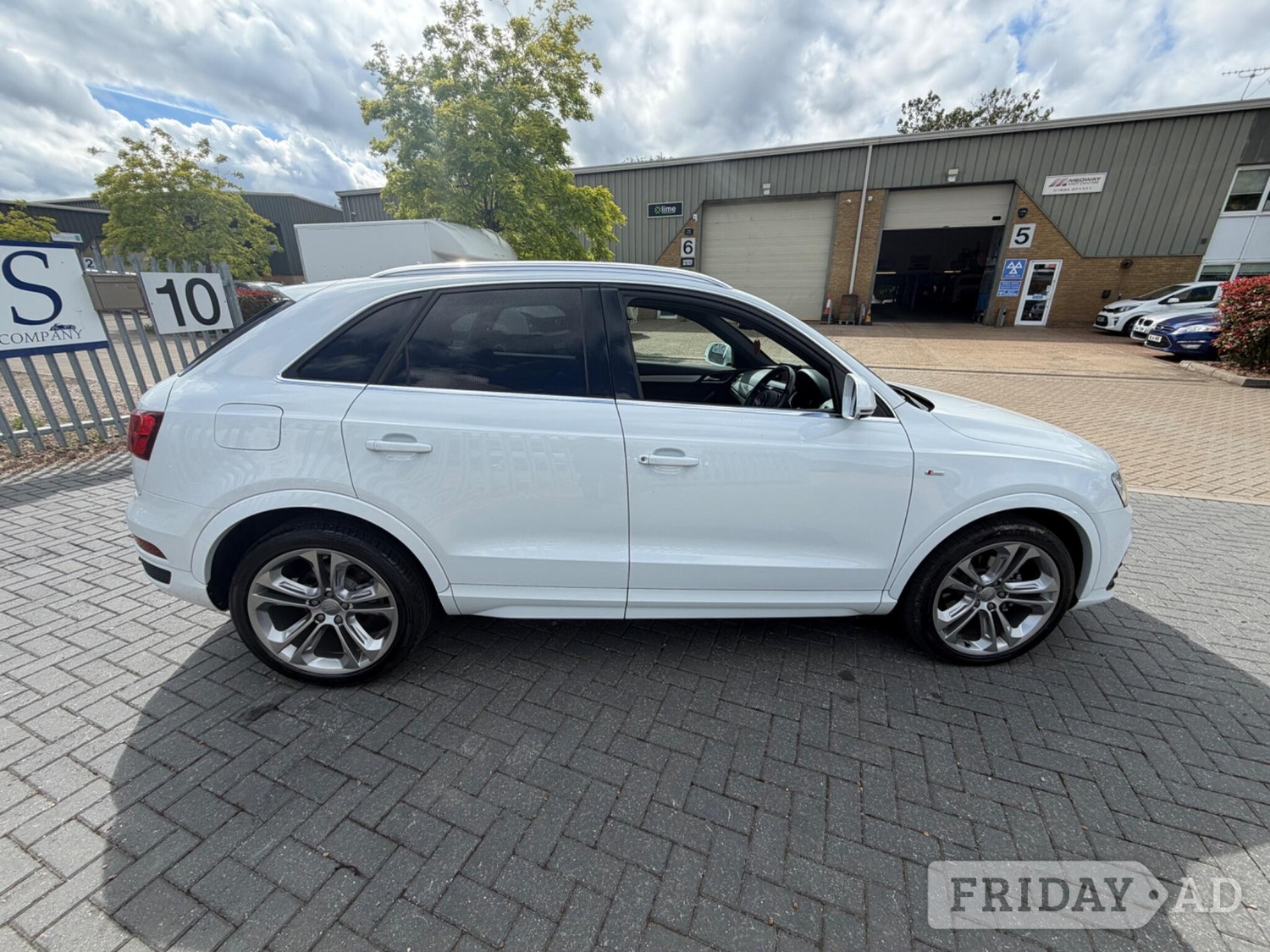 [ berth ]Audi Q3