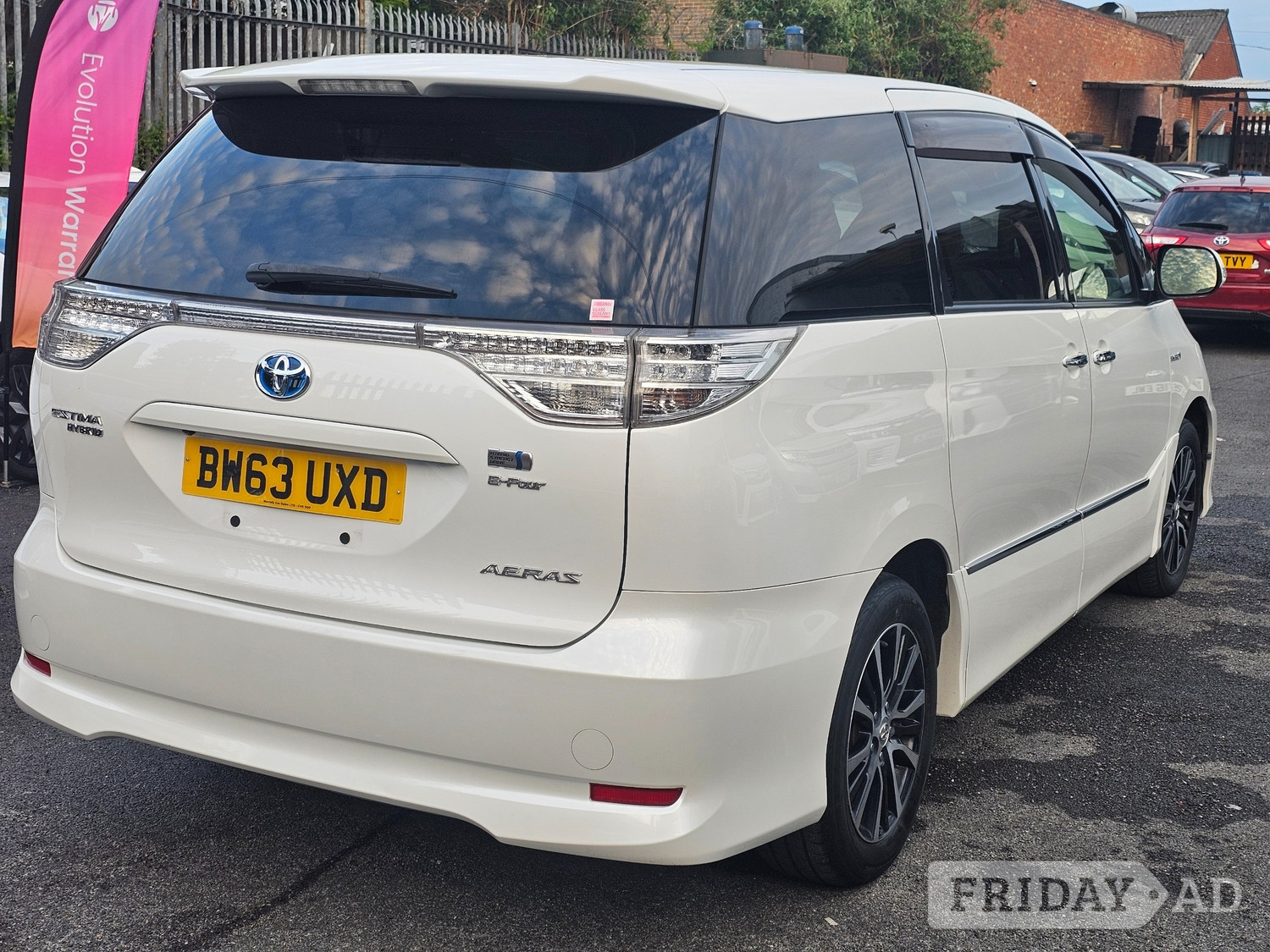 Toyota Estima 2014 - Cars in Coventry