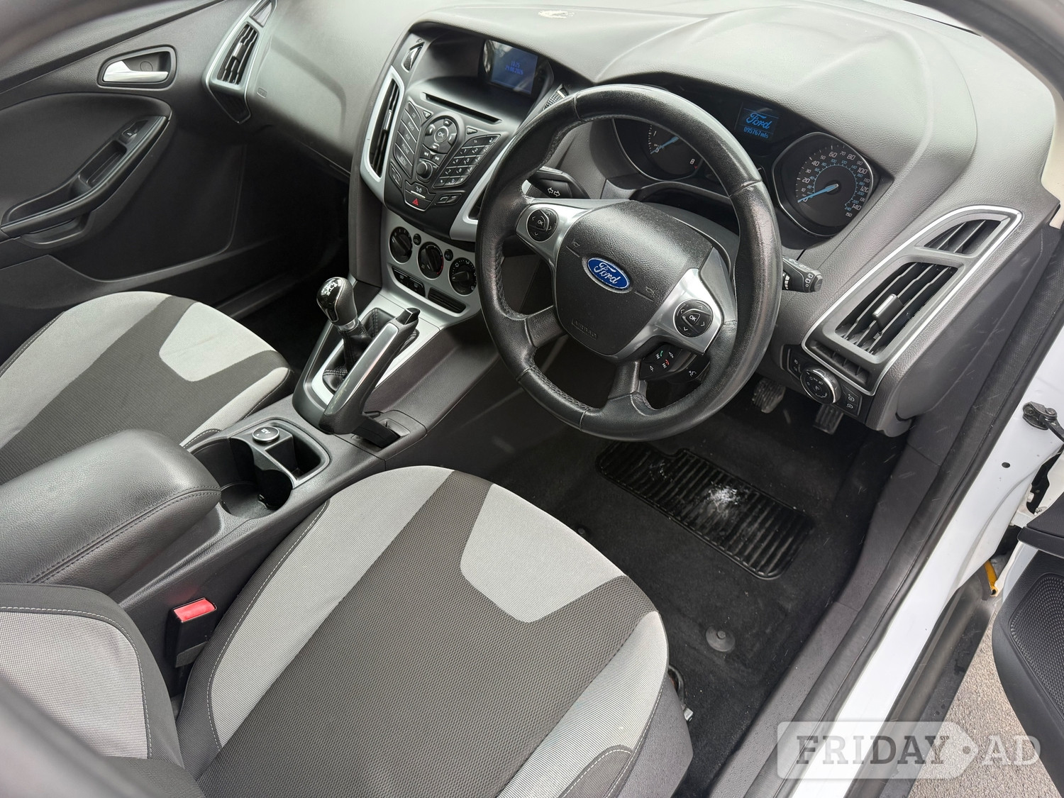 Ford Focus 2011 - Cars