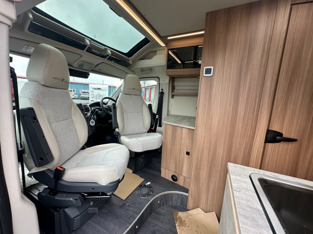 Auto-Trail 635 V-Line Sport  Campervan for sale - Motorhomes & Caravans in Llanelli