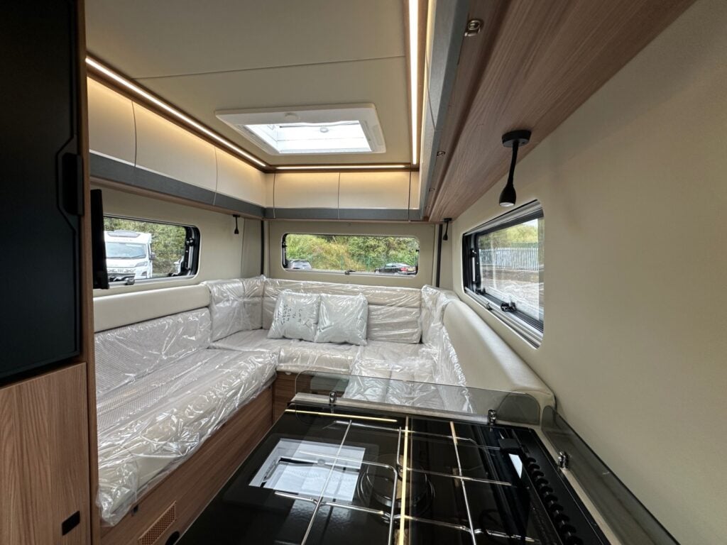 Auto-Trail 635 V-Line Sport  Campervan for sale - Motorhomes & Caravans