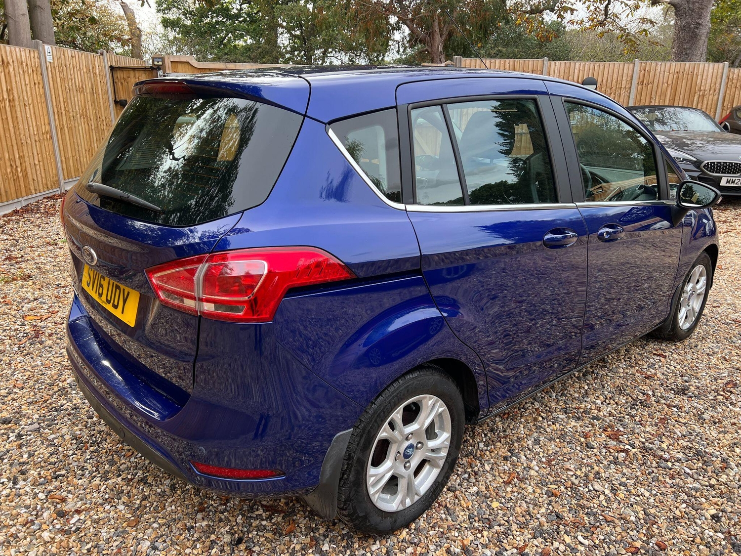 Ford B-MAX Cranleigh