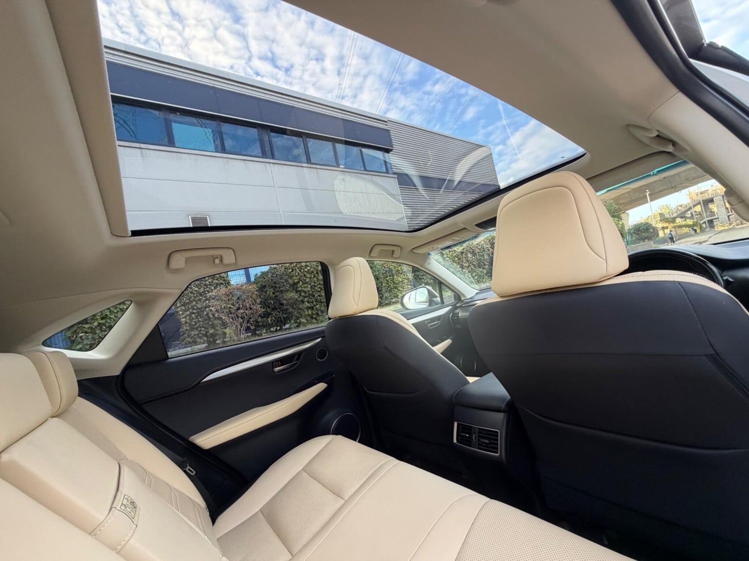 [ berth ]Lexus NX