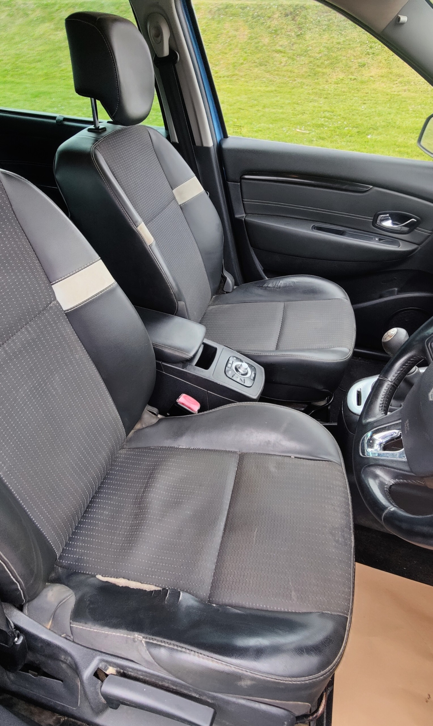 Renault Grand Scenic 2015 - Cars