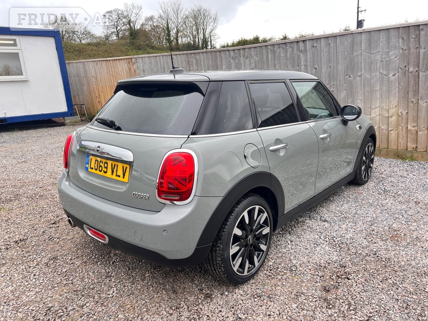 Mini Hatch 2019 - Cars