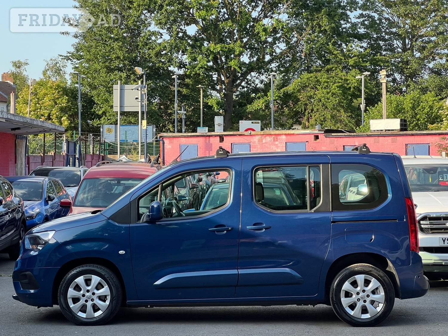 Vauxhall Combo Life 2019 - Cars in Brent