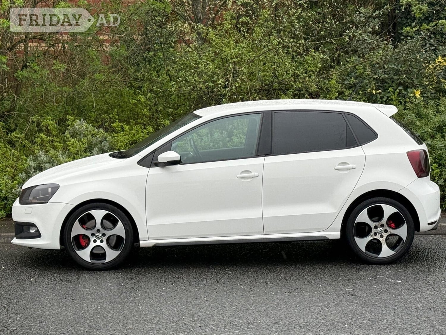 Volkswagen Polo 2013 - Cars
