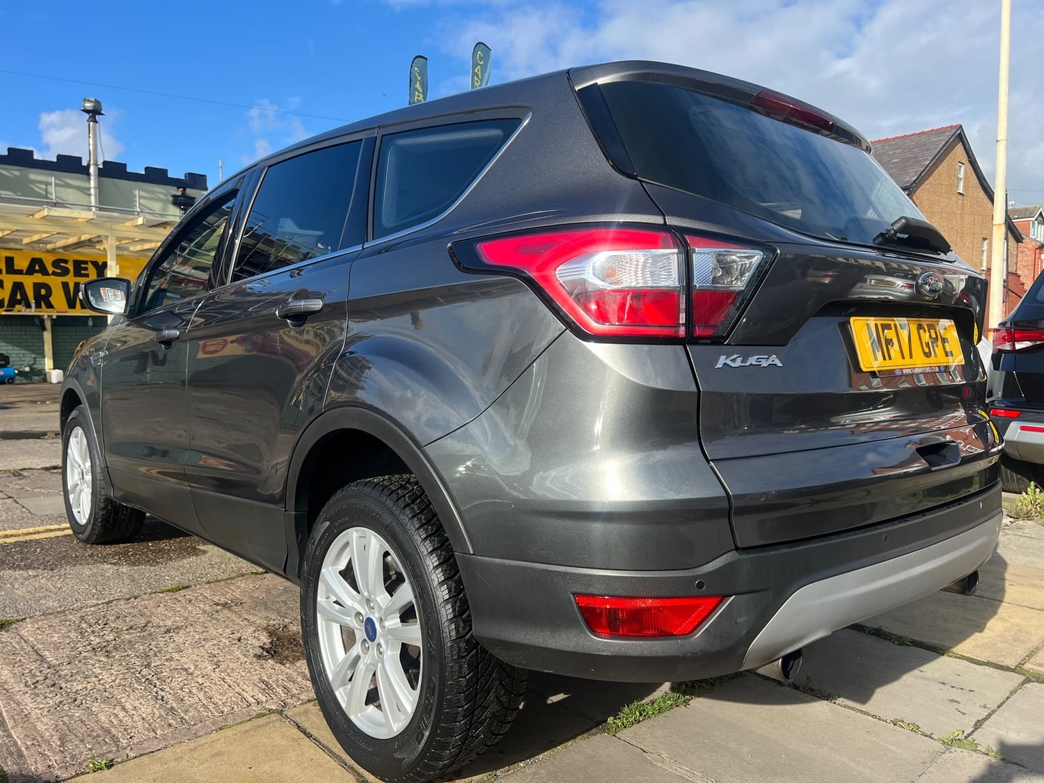 [ berth ]Ford Kuga
