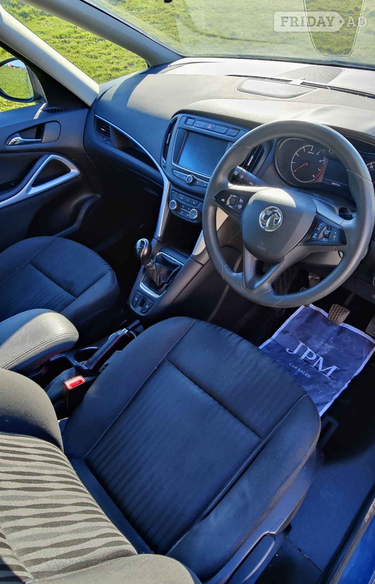 Vauxhall Zafira Tourer 2017 - Cars in Yapton